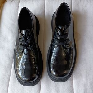 Zara Women's Black Patent Shoes_40